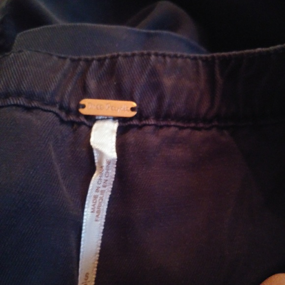 Free People. NWT woman's crop top. - Picture 2 of 5